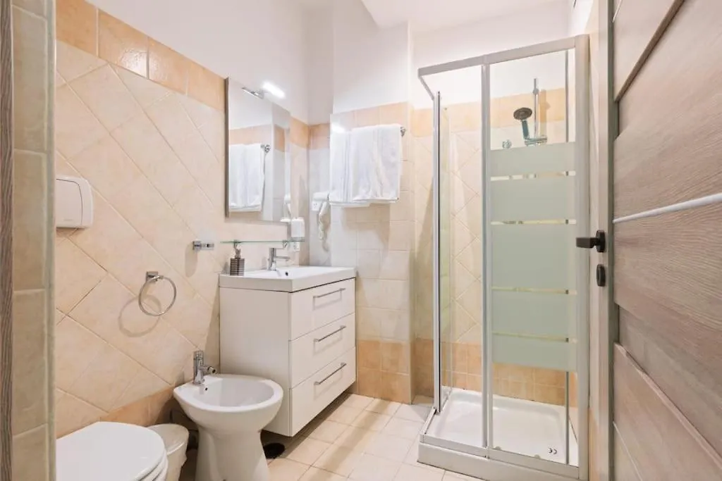 Private Room In A Guest House With Private Bath N1 Rome Apartment